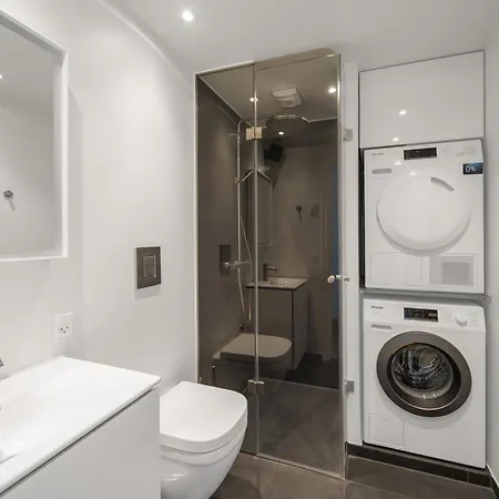 Quality 1-bed W Balcony Apartment *