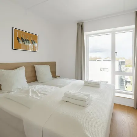 Apartment Quality 1-bed W Balcony *
